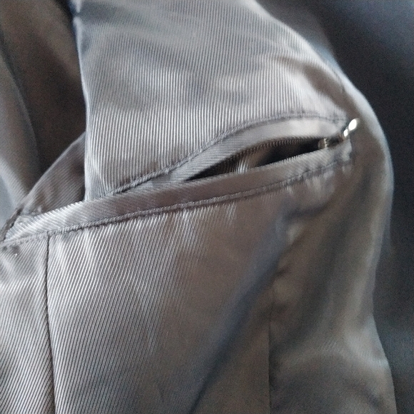 L.L. Bean Navy Single Breasted Classic Traveler Blazer 12P - Picture 11 of 11